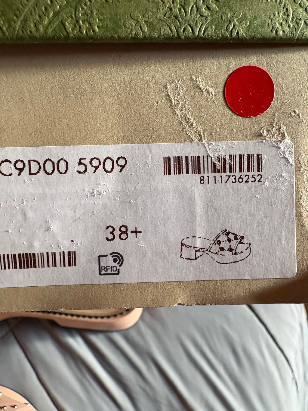 Gucci nude/pink platform sandals