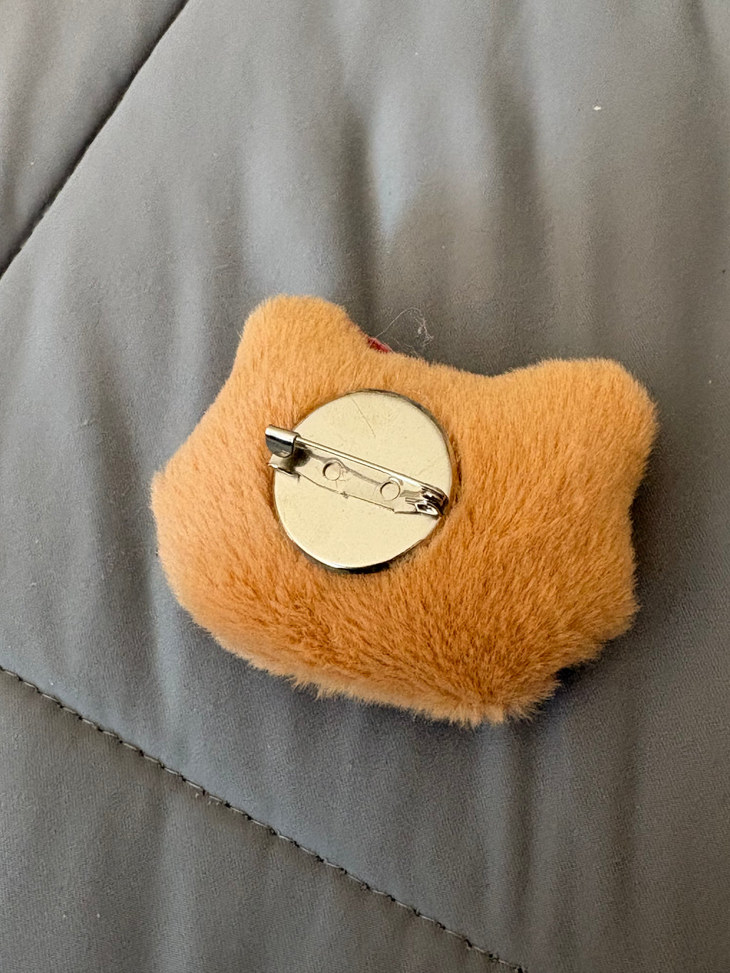 Hello kitty brooch charm